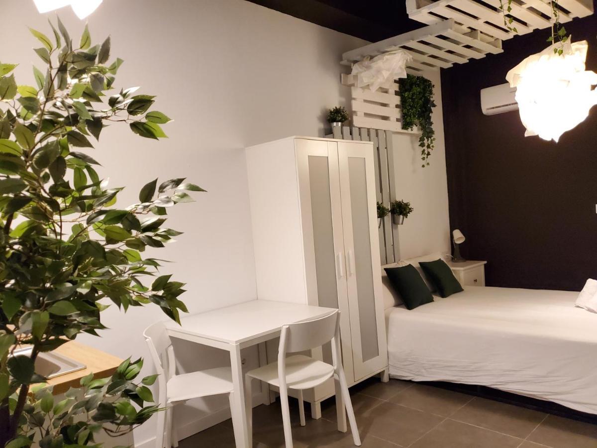 Small And Cozy Rooms - G Valencia Exterior foto