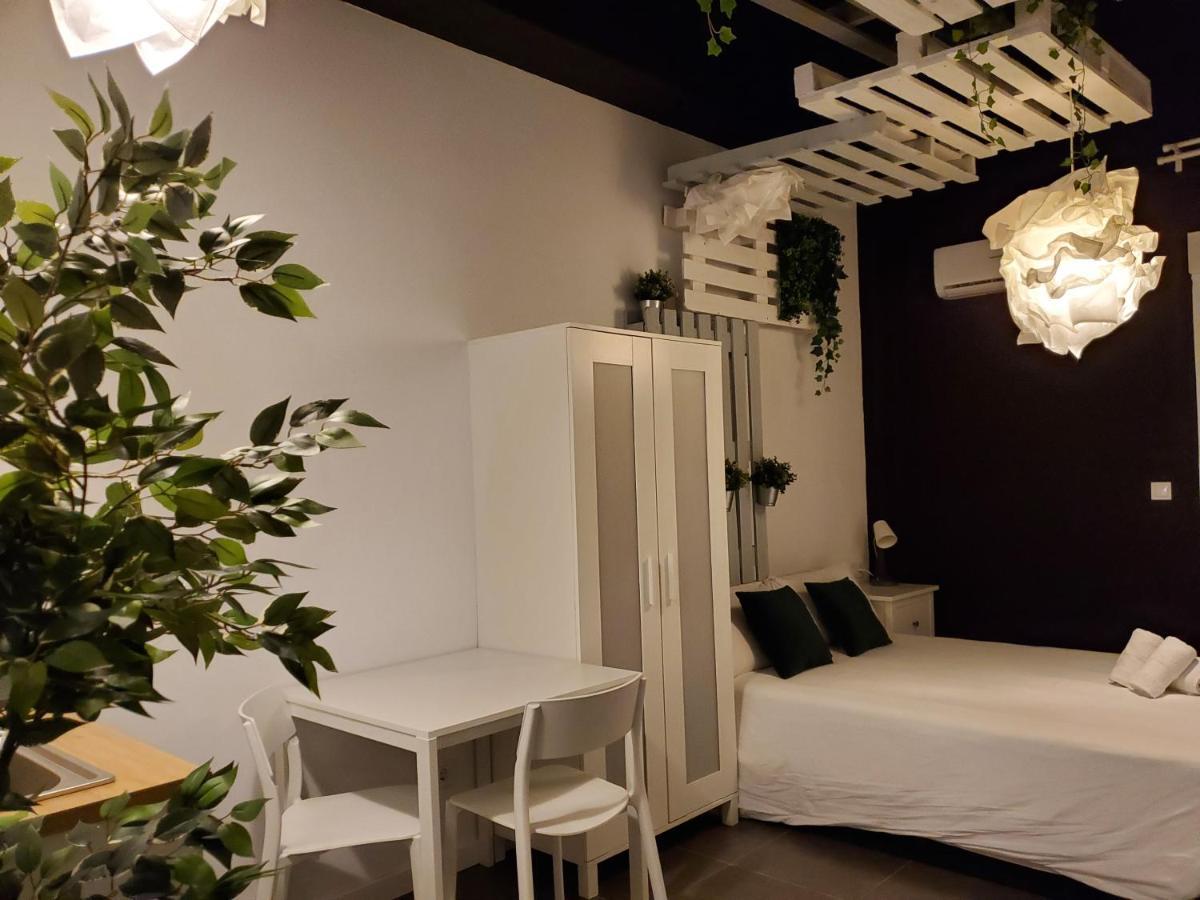 Small And Cozy Rooms - G Valencia Exterior foto