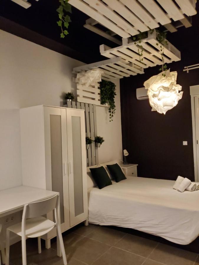 Small And Cozy Rooms - G Valencia Exterior foto